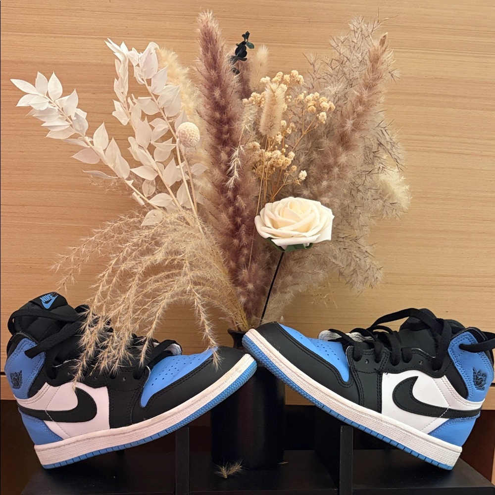 Jordan 1 Retro High University Blue ( Carolina 1s)